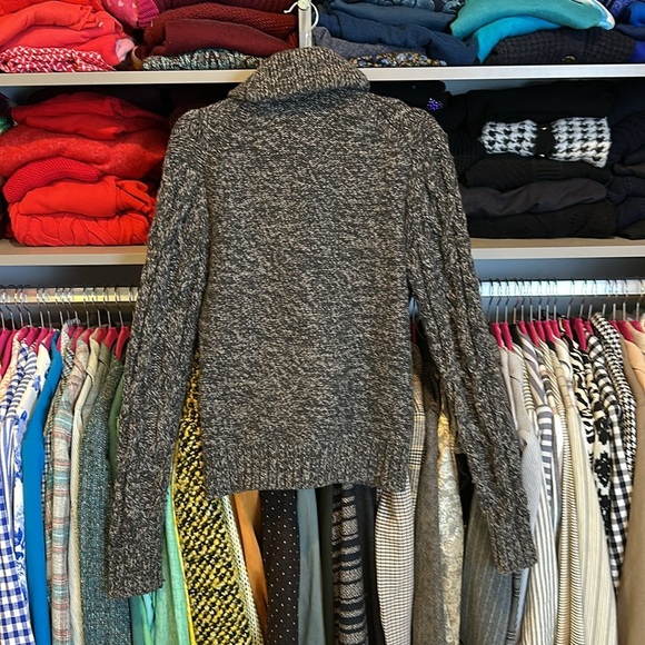 Banana Republic gray heathered long sleeve button front v neck cardigan size XS - Picture 3 of 3